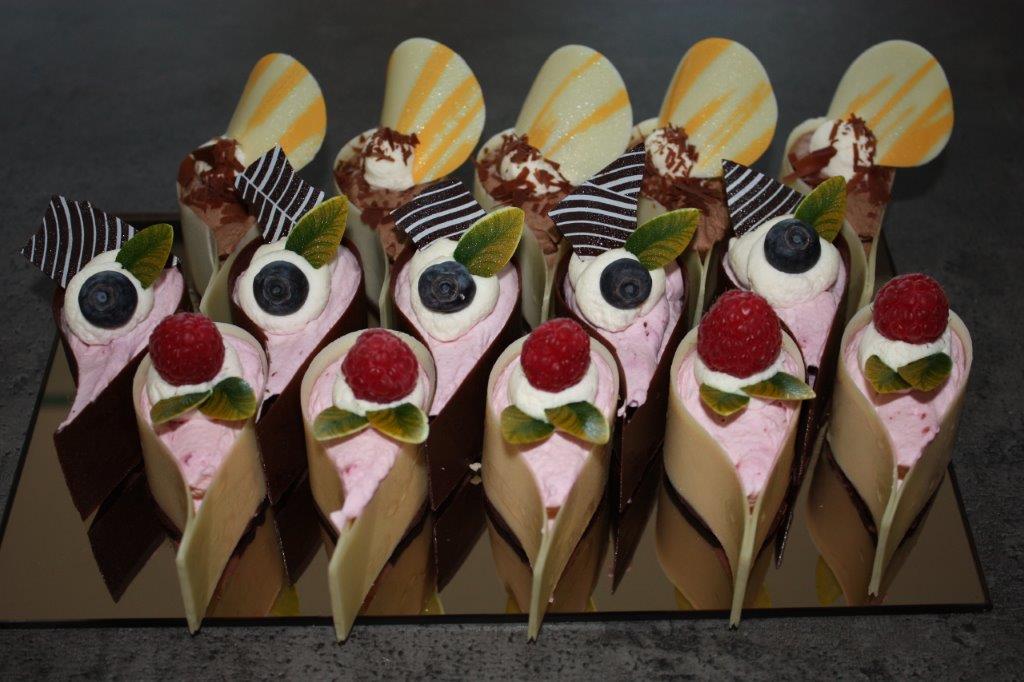 Dessertteller mit Ananascremé