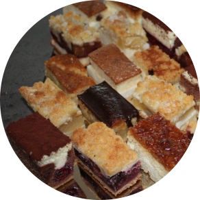Unsere Kuchen als kurzer Einblick. Der Link auf dem Bild führt zur Produktübersicht unserer Blechkuchen.